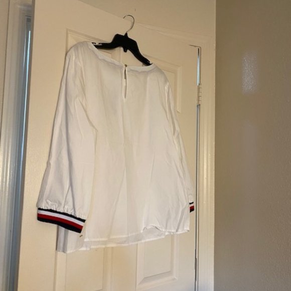 Tommy Hilfiger - Picture 3 of 3